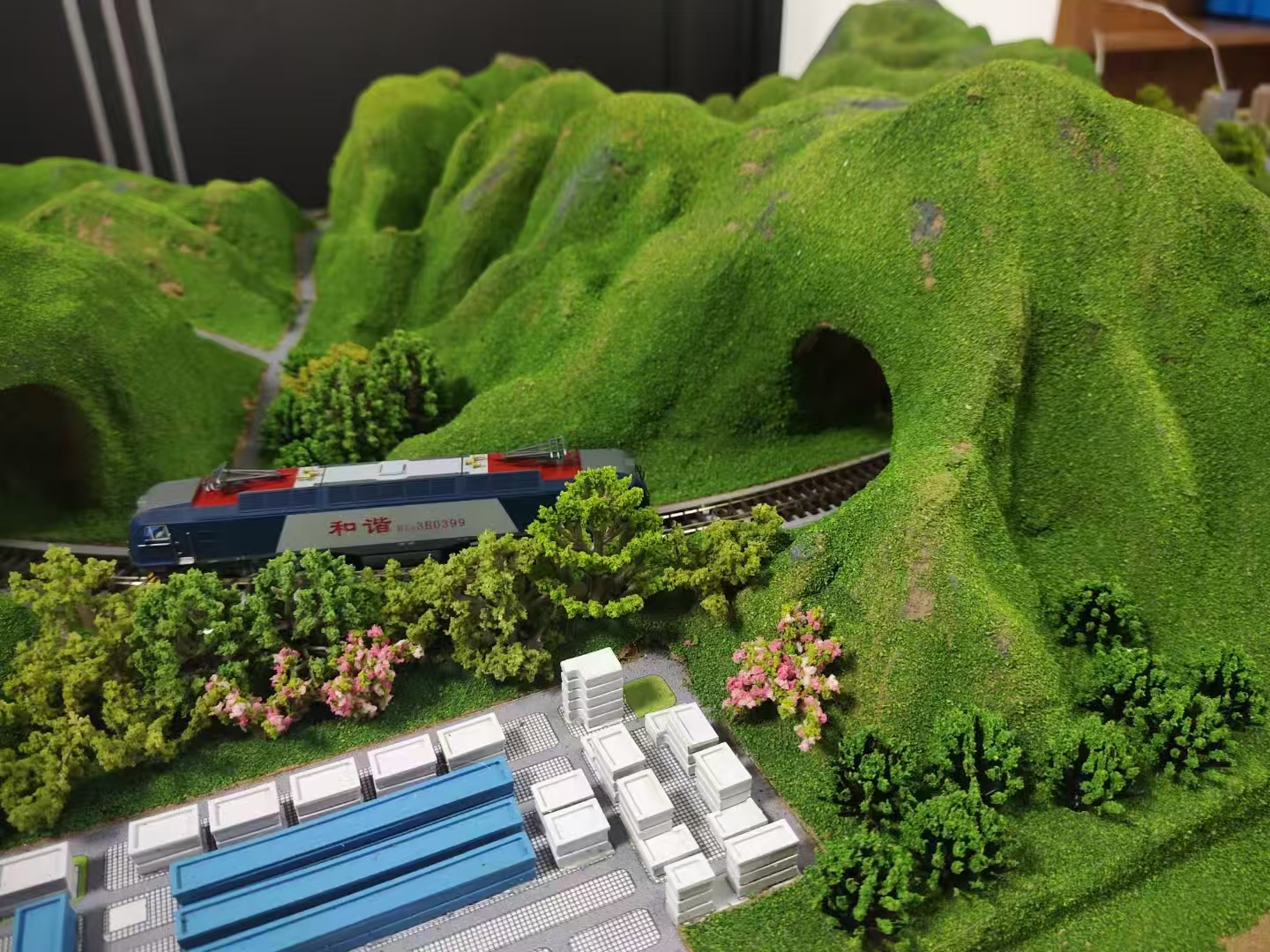 【匠心筑梦·轨行未来】